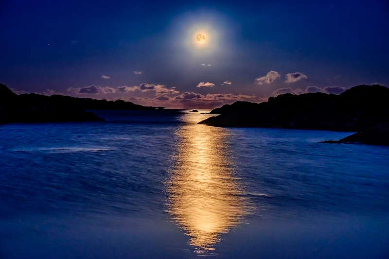 Golden Moon - Sailean Dubh, Ardtoe, Ardnamurchan